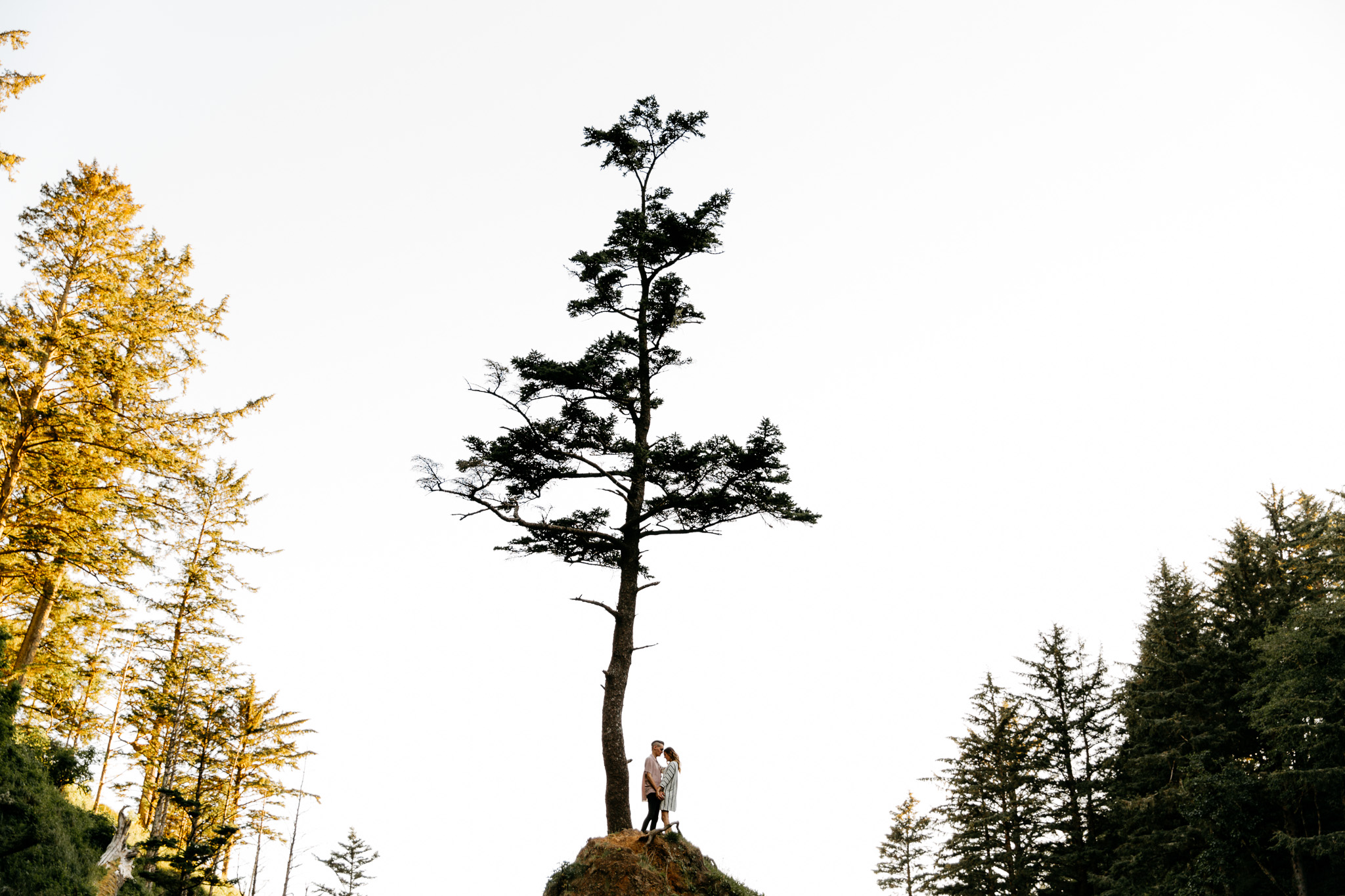 Engagement Session at Cape Disappointment Brittney Hyatt Photography
