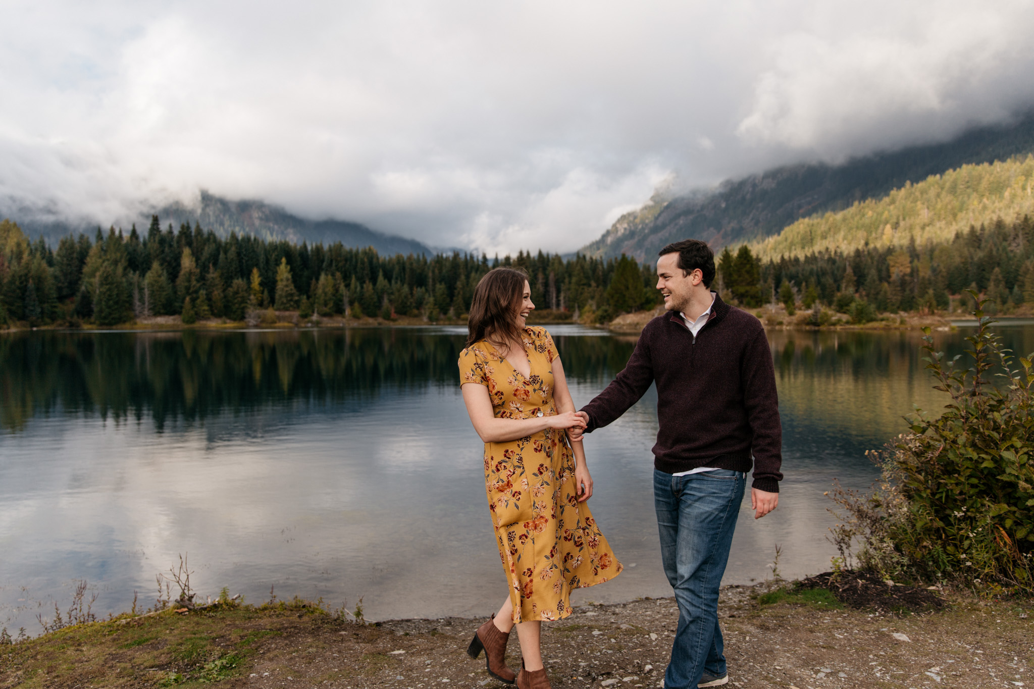 Fall Engagement Session at Gold Creek Pond Snoqualmie Pass Brittney Hyatt Photography