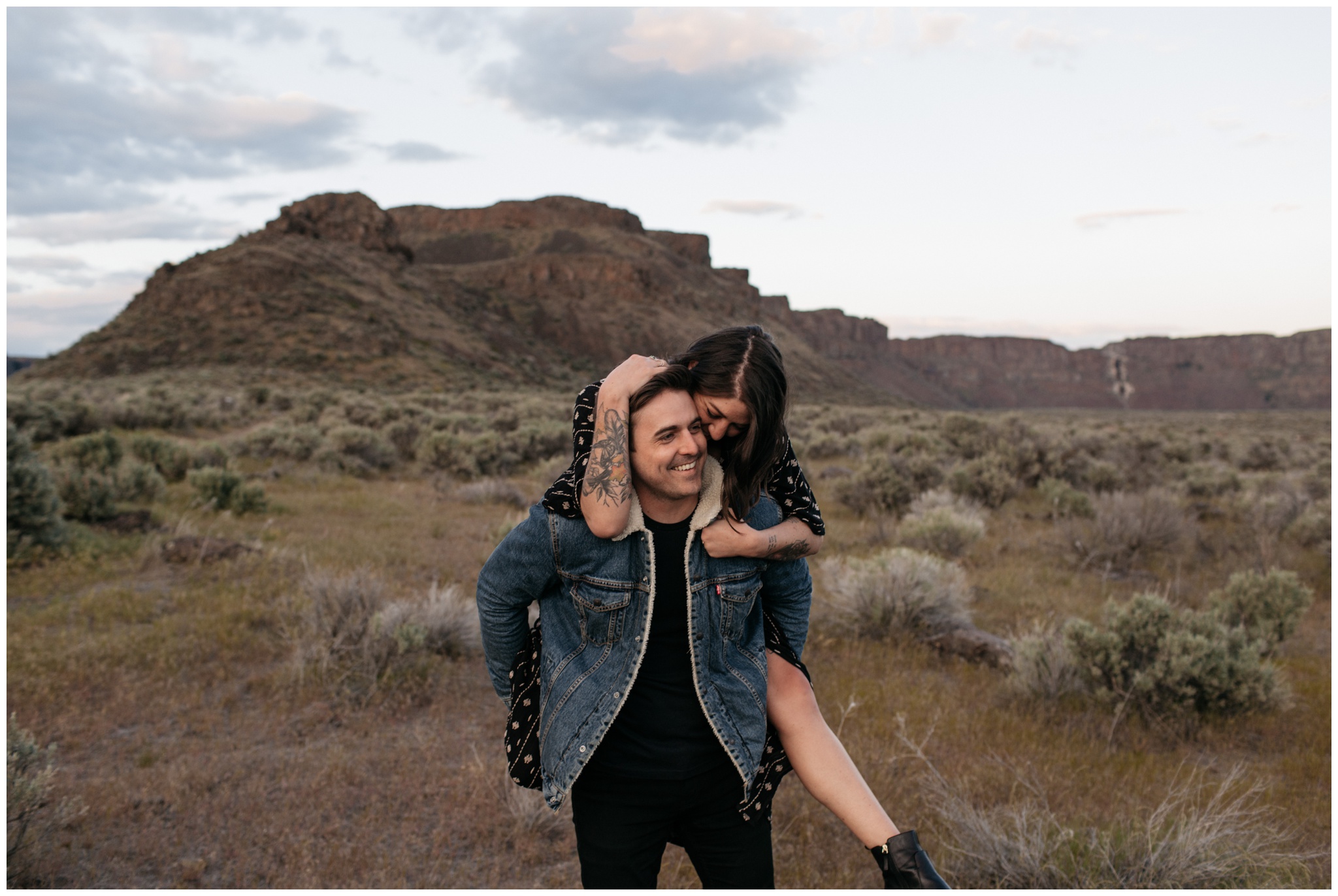 Intimate natural engagement session at Vantage Washington along the Columbia River with Brittney Hyatt Photography 